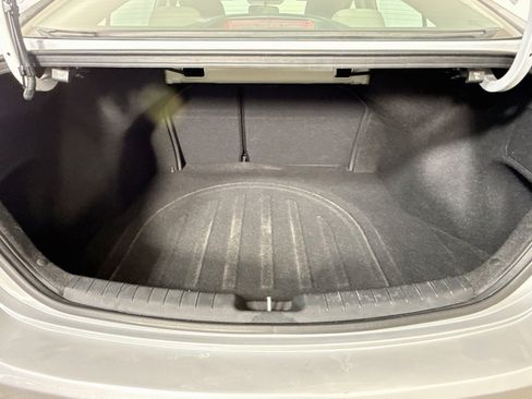 Used 2017 Hyundai Elantra SE FWD image 34