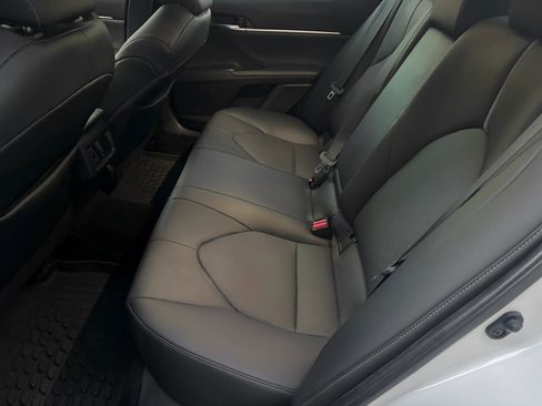 Used 2022 Toyota Camry XSE image 12