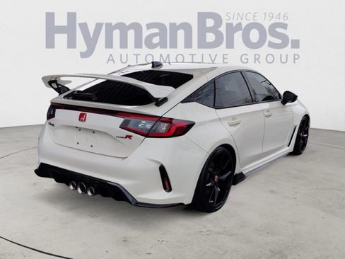Used 2024 Honda Civic Type R image 3