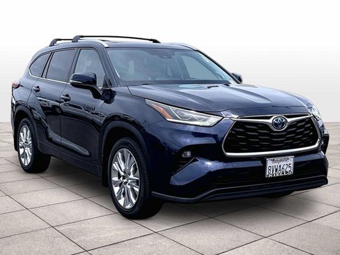Used 2021 Toyota Highlander Limited AWD/4WD image 2