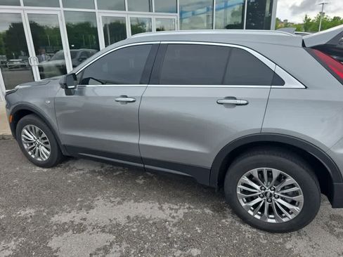 Used 2024 Cadillac XT4 Premium Luxury AWD/4WD image 5