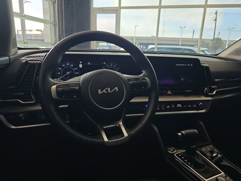 Certified 2025 Kia Sportage SX image 18