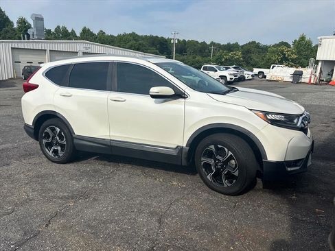 Used 2018 Honda CR-V Touring image 8