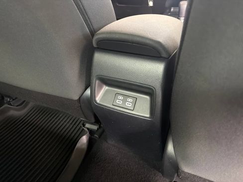 Used 2023 Toyota Corolla LE FWD image 29
