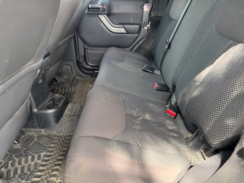 Used 2016 Jeep Wrangler Unlimited Sport AWD/4WD image 14