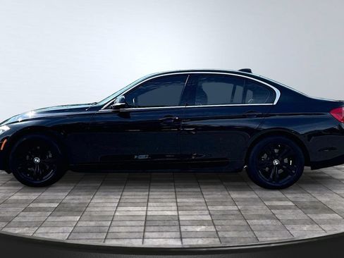 Used 2017 BMW 330i xDrive Sedan AWD/4WD image 4