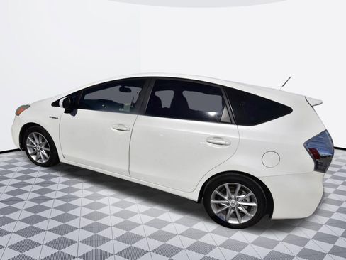 Used 2012 Toyota Prius V Five FWD image 4