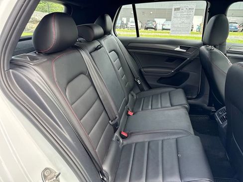 Used 2018 Volkswagen GTI SE FWD image 12