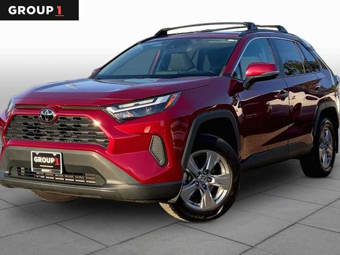 Used 2024 Toyota RAV4 XLE w/ Convenience Package FWD image 1