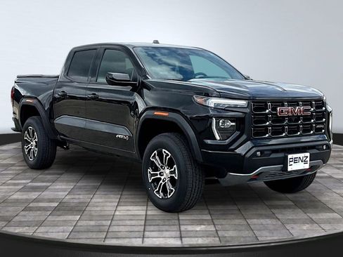 Used 2024 GMC Canyon AT4 w/ Technology Package AWD/4WD image 3