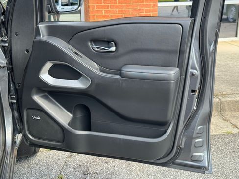 Used 2022 Nissan Frontier SV w/ SV Premium Package RWD image 38