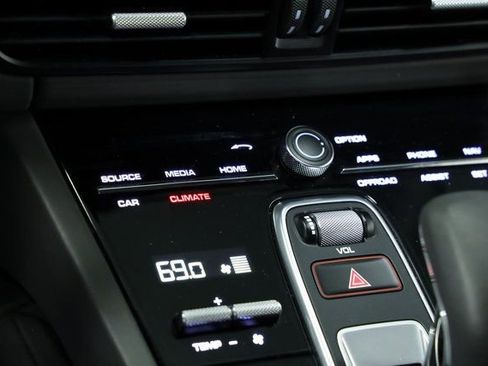 Used 2022 Porsche Cayenne Platinum Edition AWD/4WD image 23