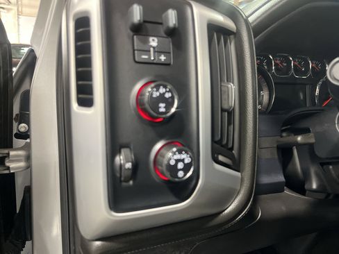 Certified 2015 GMC Sierra 2500 SLE w/ SLE Preferred Package AWD/4WD image 16