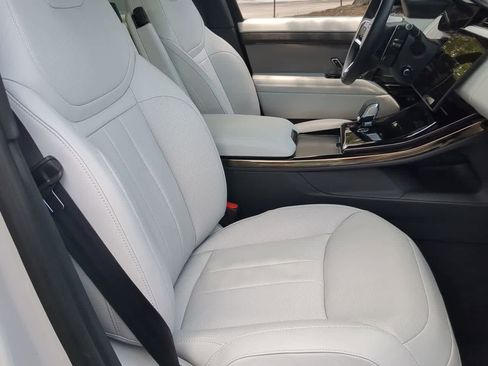 Certified 2025 Land Rover Range Rover Sport SE AWD/4WD image 24