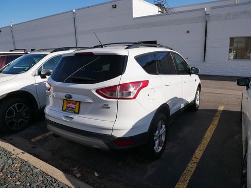 Used 2016 Ford Escape SE w/ Equipment Group 201A image 5