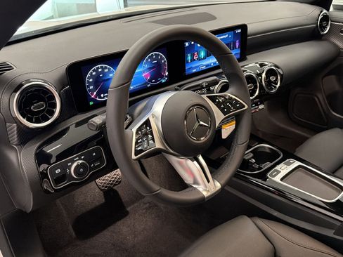 Used 2026 Mercedes-Benz CLA 250 image 4