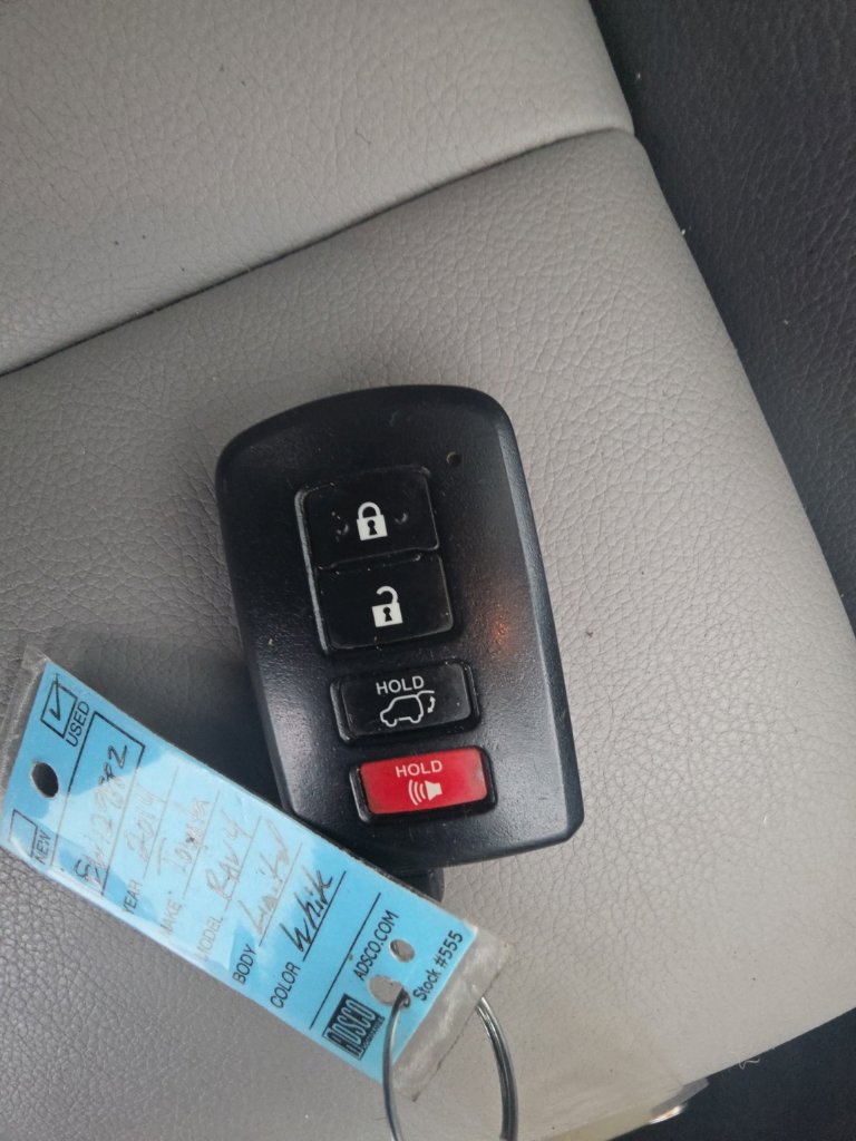 Used 2014 Toyota RAV4 Limited w/ Technology Package FWD image 40