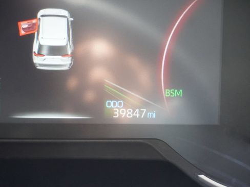 Used 2023 Toyota RAV4 XLE w/ Convenience Package FWD image 25