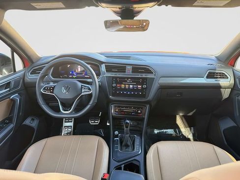 Used 2024 Volkswagen Tiguan SE R-Line w/ MDO Package, Three-Row FWD image 17