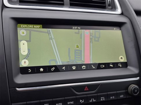 Used 2018 Jaguar E-PACE S image 22