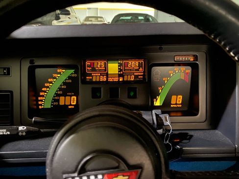 Used 1989 Chevrolet Corvette Convertible RWD image 50