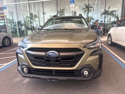 Used 2023 Subaru Outback Premium AWD/4WD image 2