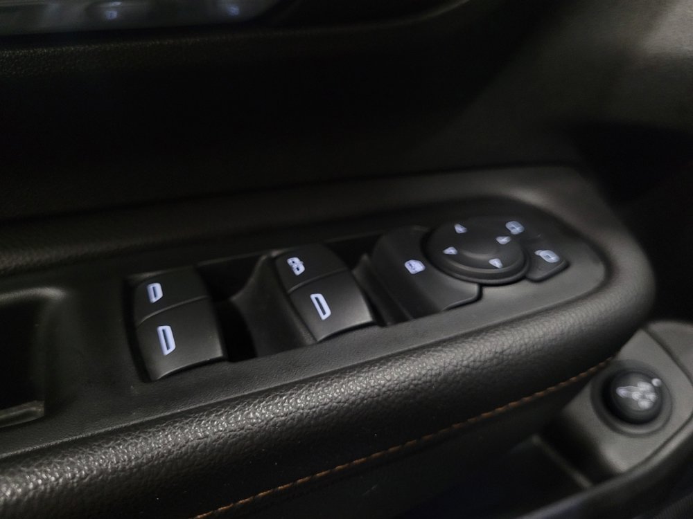 Used 2018 GMC Terrain SLE w/ Driver Convenience Package AWD/4WD image 27