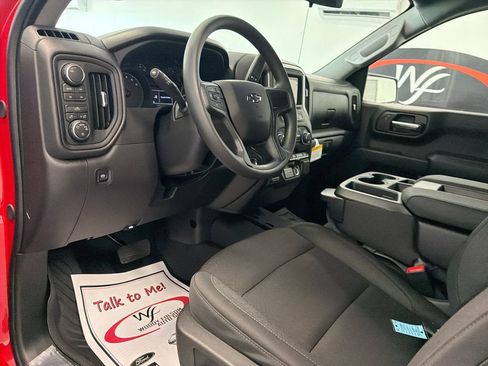 New 2026 Chevrolet Silverado 1500 Custom Trail Boss w/ LPO, Dark Essentials Package AWD/4WD image 12