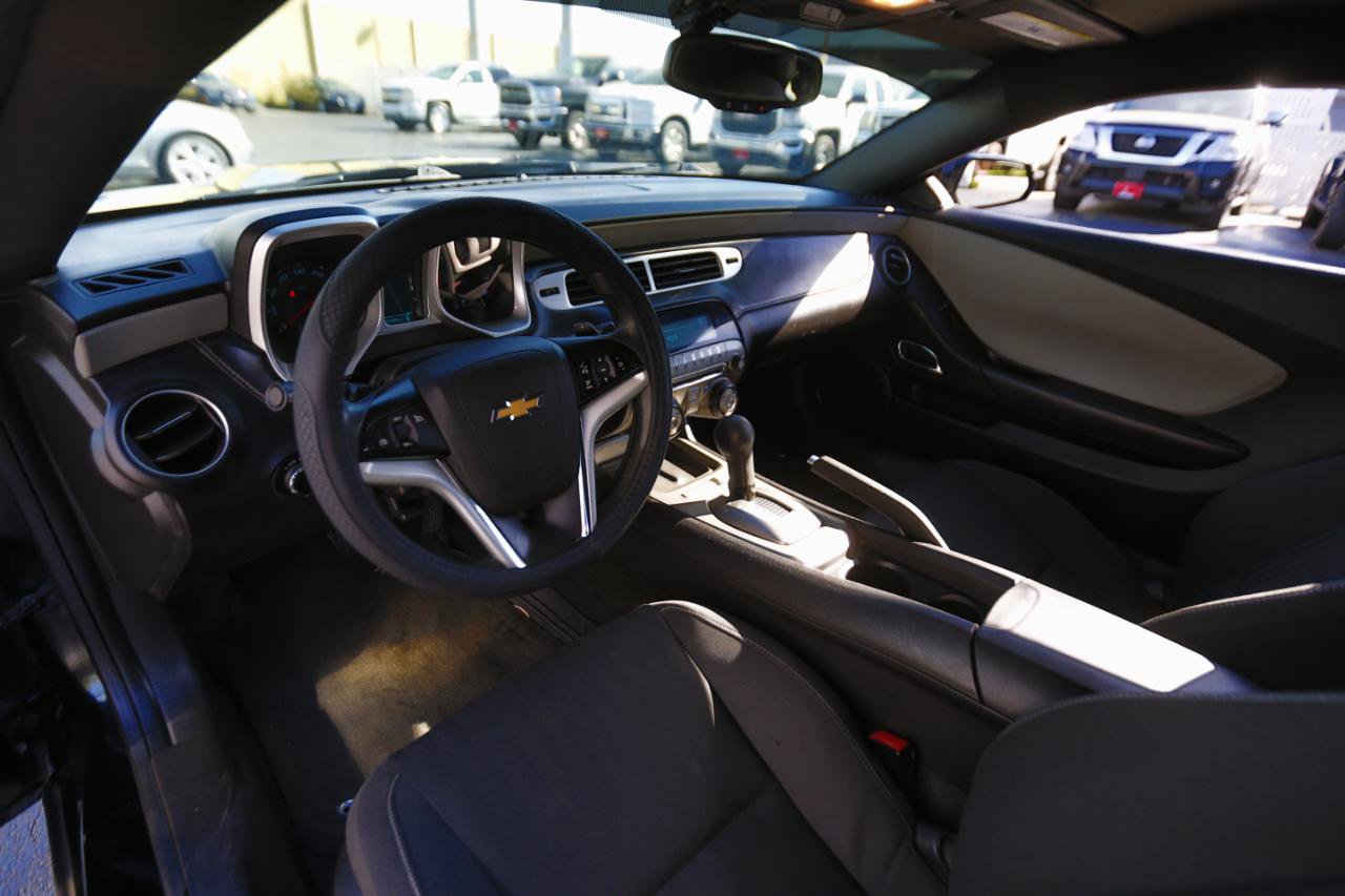 Used 2012 Chevrolet Camaro LS RWD image 4