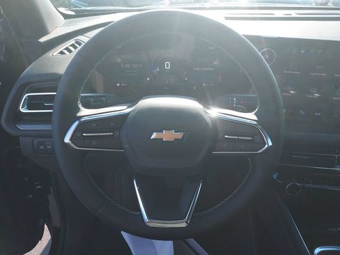 New 2027 Chevrolet Traverse LT FWD image 17