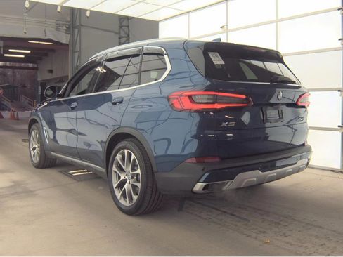 Used 2019 BMW X5 xDrive50i image 2