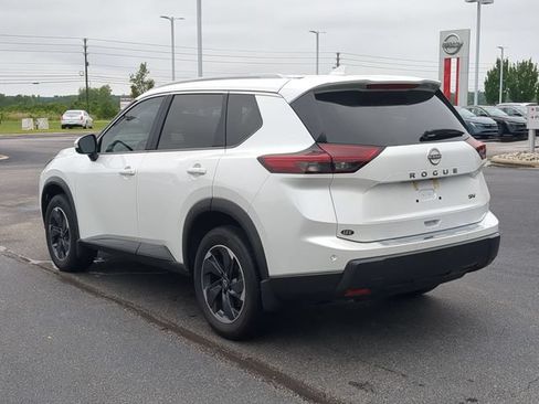 Certified 2024 Nissan Rogue SV w/ SV Premium Package FWD image 5