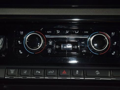 Used 2024 GMC Sierra 2500 AT4 w/ AT4 Premium Plus Package image 35