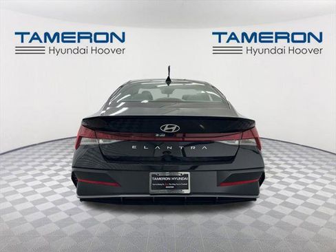 New 2026 Hyundai Elantra SEL Sport image 4