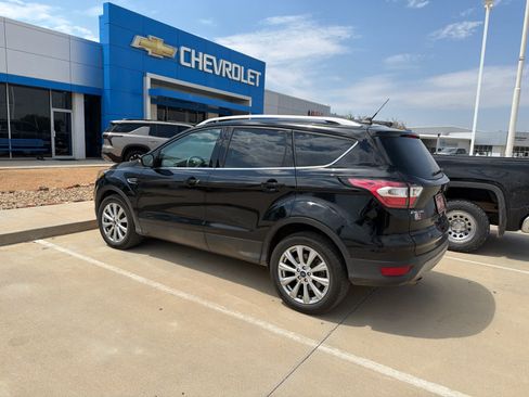 Used 2018 Ford Escape Titanium w/ Ford Safe & Smart Package AWD/4WD image 4