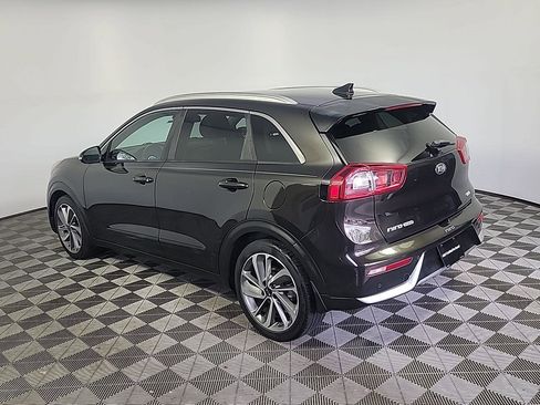 Used 2017 Kia Niro Touring w/ Advanced Technology Package image 10