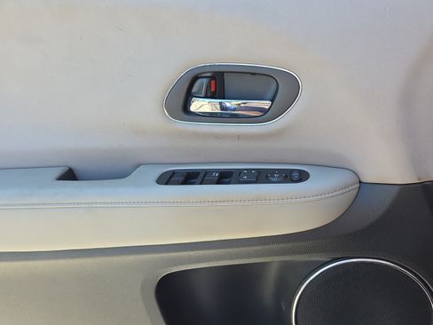 Used 2016 Honda HR-V EX image 27