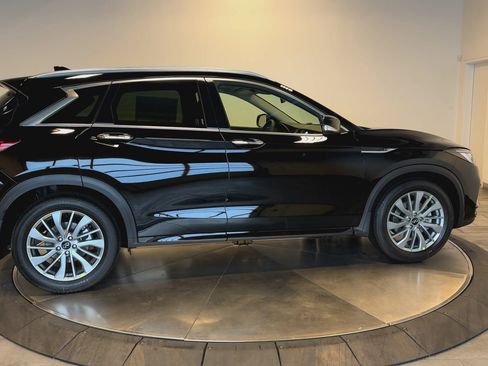 New 2025 INFINITI QX50 Luxe image 9