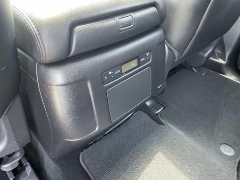 Used 2024 Nissan Armada SL w/ Captain's Chairs Package RWD image 11