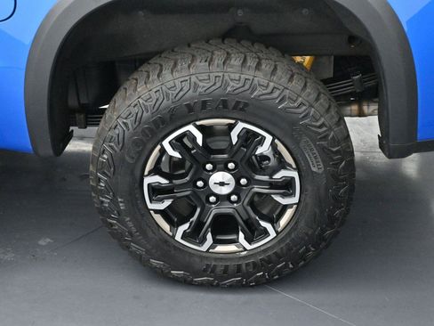 Used 2025 Chevrolet Silverado 1500 ZR2 w/ Technology Package image 36