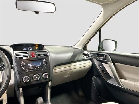 Used 2015 Subaru Forester 2.5i w/ Alloy Wheel Package image 23