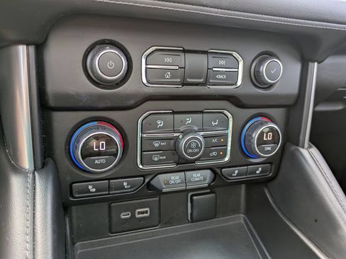 Used 2022 Chevrolet Tahoe LT w/ LT Signature Plus Package RWD image 17