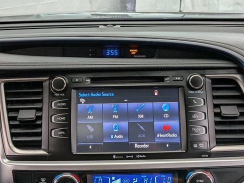 Used 2016 Toyota Highlander XLE AWD/4WD image 33
