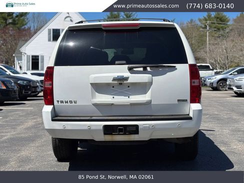 Used 2011 Chevrolet Tahoe LT w/ Luxury Package AWD/4WD image 7
