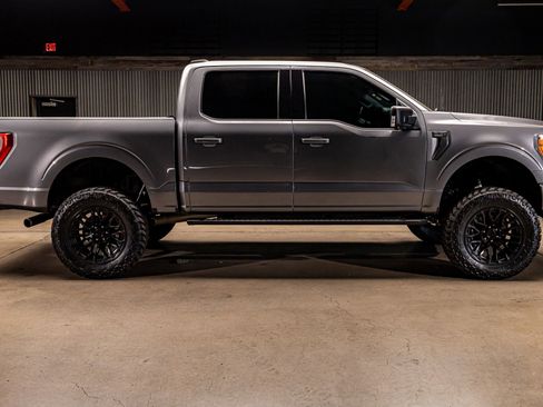 Used 2021 Ford F150 XLT w/ Equipment Group 302A High image 10