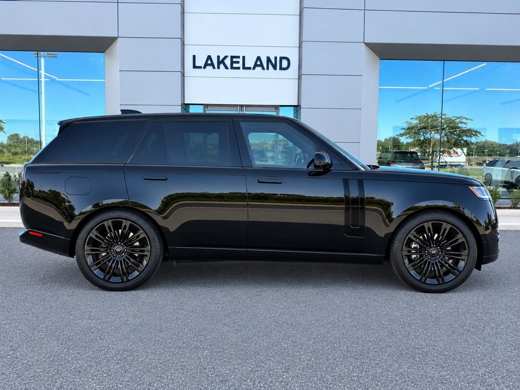 Used 2026 Land Rover Range Rover SE AWD/4WD image 4