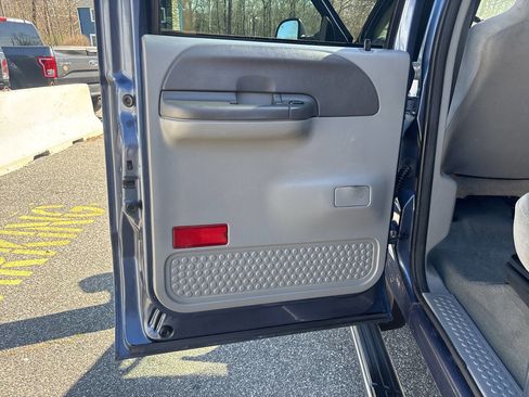 Used 2004 Ford F250 XLT image 22