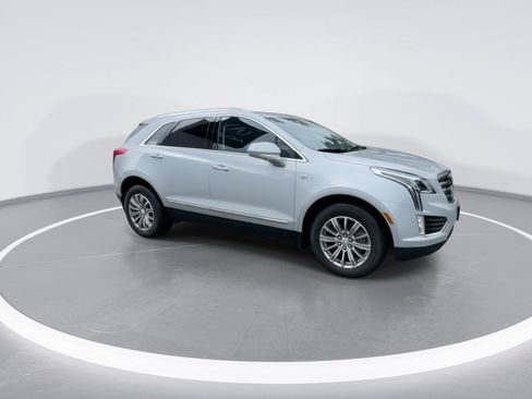 Used 2017 Cadillac XT5 Luxury w/ Driver Awareness Package AWD/4WD image 9