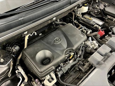 Used 2022 Toyota RAV4 XLE FWD image 32