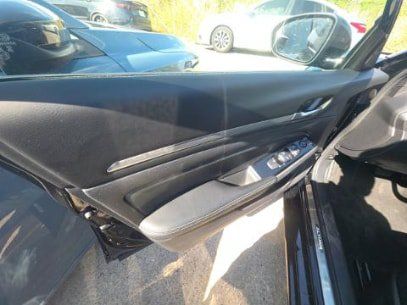 Used 2025 Nissan Altima 2.5 SL FWD image 12